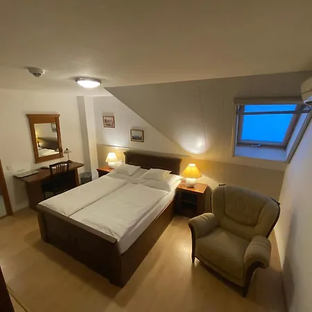 Juhasz Fogado Bed & Breakfast Fonyód