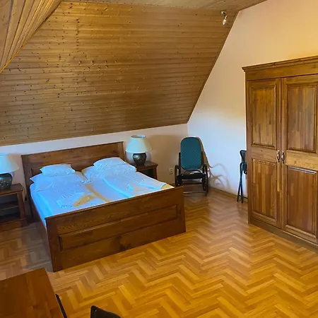 Juhasz Fogado Bed & Breakfast 3*