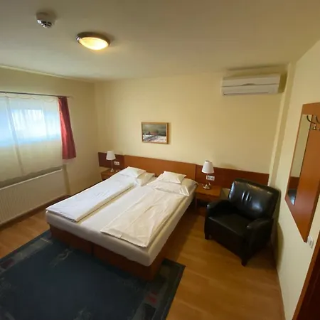 Juhasz Fogado Bed & Breakfast Fonyód