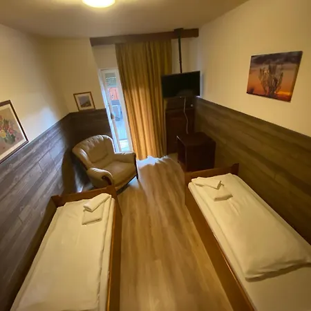 Juhasz Fogado Bed & Breakfast Fonyód