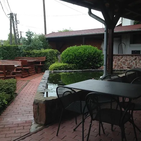 Juhasz Fogado Bed and Breakfast 4*